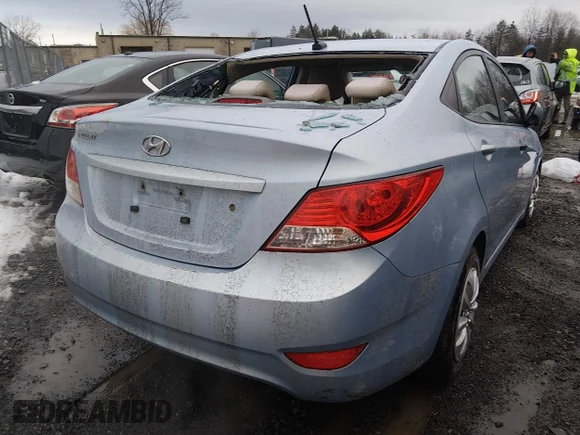 ✅ 2013 Hyundai Accent GLS • VIN: KMHCT4AE0DU370512 • Lot: 44442669. Wystawiony na IAAI z przebiegiem 151 031 mil. Bezpłatny archiwum sprzedaży aukcyjnych z USA i szczegółowy raport historii pojazdu na DreamBid. Zdjęcie 4.