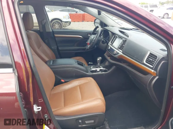 ✅ 2019 Toyota Highlander Limited • VIN: 5TDYZRFH1KS310278 • Lot: 42677075. Wystawiony na IAAI z przebiegiem 64 308 mil. Bezpłatny archiwum sprzedaży aukcyjnych z USA i szczegółowy raport historii pojazdu na DreamBid. Zdjęcie 5.