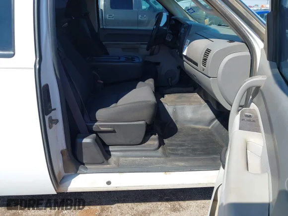 ✅ 2013 Chevrolet Silverado 1500 Work Truck • VIN: 1GCRKPE72DZ323418 • Lot: 43237676. Wystawiony na IAAI z przebiegiem 185 457 mil. Bezpłatny archiwum sprzedaży aukcyjnych z USA i szczegółowy raport historii pojazdu na DreamBid. Zdjęcie 5.