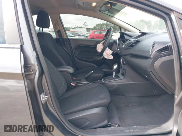 ✅ 2019 Ford Fiesta SE • VIN: 3FADP4EJ9KM157005 • Lot: 44432149. Wystawiony na IAAI z przebiegiem 75 422 mil. Bezpłatny archiwum sprzedaży aukcyjnych z USA i szczegółowy raport historii pojazdu na DreamBid. Zdjęcie 5.