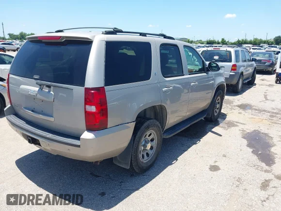 ✅ 2007 Chevrolet Tahoe LT • VIN: 1GNFK13087J121814 • Lot: 45212899. Wystawiony na IAAI z przebiegiem 240 143 mil. Bezpłatny archiwum sprzedaży aukcyjnych z USA i szczegółowy raport historii pojazdu na DreamBid. Zdjęcie 4.