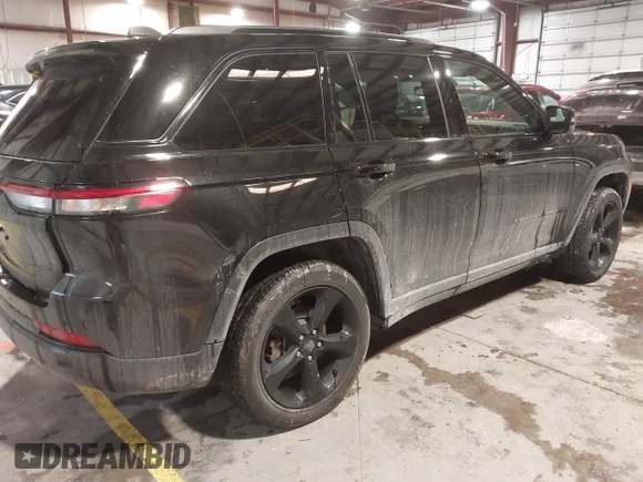 ✅ 2024 Jeep Grand Cherokee Altitude X • VIN: 1C4RJHAG8RC255067 • Lot: 44260424. Wystawiony na IAAI z przebiegiem 17 577 mil. Bezpłatny archiwum sprzedaży aukcyjnych z USA i szczegółowy raport historii pojazdu na DreamBid. Zdjęcie 4.