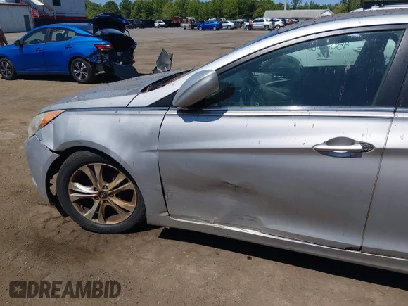 ✅ 2011 Hyundai Sonata GLS • VIN: 5NPEB4AC2BH050159 • Lot: 45027086. Wystawiony na IAAI z przebiegiem 195 093 mil. Bezpłatny archiwum sprzedaży aukcyjnych z USA i szczegółowy raport historii pojazdu na DreamBid. Zdjęcie 6.