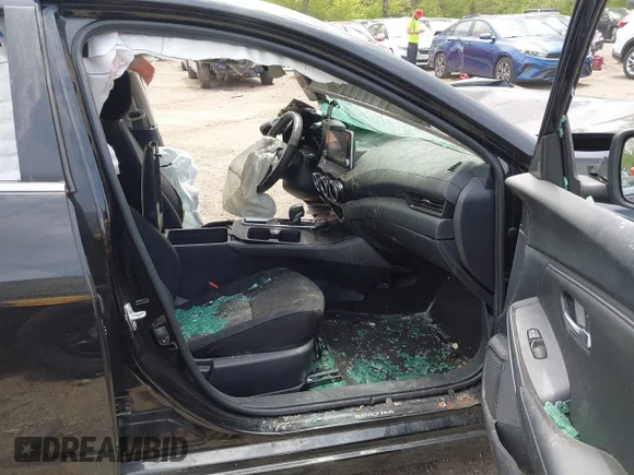 ✅ 2024 Nissan Sentra SV • VIN: 3N1AB8CV4RY231512 • Lot: 45038178. Wystawiony na IAAI z przebiegiem Nie podano. Bezpłatny archiwum sprzedaży aukcyjnych z USA i szczegółowy raport historii pojazdu na DreamBid. Zdjęcie 5.