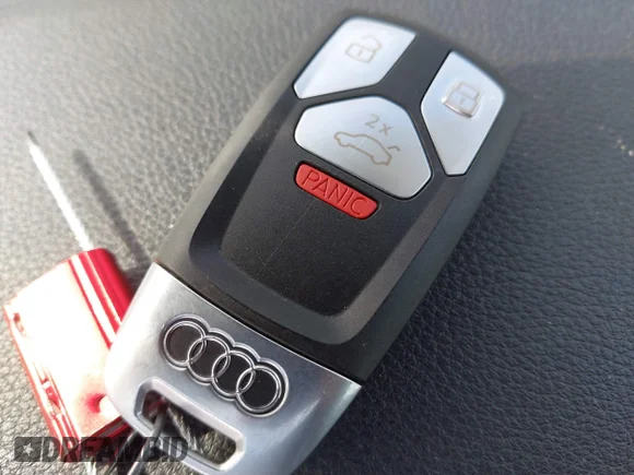 ✅ 2020 Audi Q5 Titanium Premium Plus • VIN: WA1ENAFY7L2102151 • Lot: 44035532. Listed on IAAI with 101,413 mi. Free auction sales archive from the USA and detailed vehicle history report at DreamBid. Image 11.