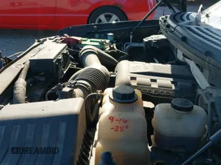 ✅ 2013 Ford F-150 XL • VIN: 1FTFX1ET4DKE38075 • Lot: 42232611. Wystawiony na IAAI z przebiegiem 127 945 mil. Bezpłatny archiwum sprzedaży aukcyjnych z USA i szczegółowy raport historii pojazdu na DreamBid. Zdjęcie 19.