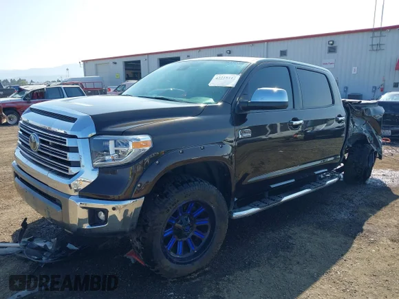✅ 2021 Toyota Tundra Platinum • VIN: 5TFAY5F18MX961680 • Lot: 43218111. Wystawiony na IAAI z przebiegiem 19 311 mil. Bezpłatny archiwum sprzedaży aukcyjnych z USA i szczegółowy raport historii pojazdu na DreamBid. Zdjęcie 2.