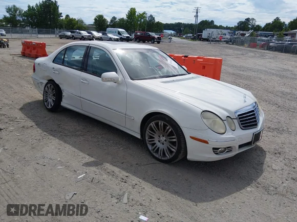 ✅ 2007 Mercedes-Benz E 350 • VIN: WDBUF87X47B150997 • Лот: 45391691. Опубліковано раніше на IAAI з пробігом 211 423 миль. Безкоштовний доступ до архіву аукціонних продажів зі США та докладний звіт про історію автомобіля на DreamBid. Зображення 1.