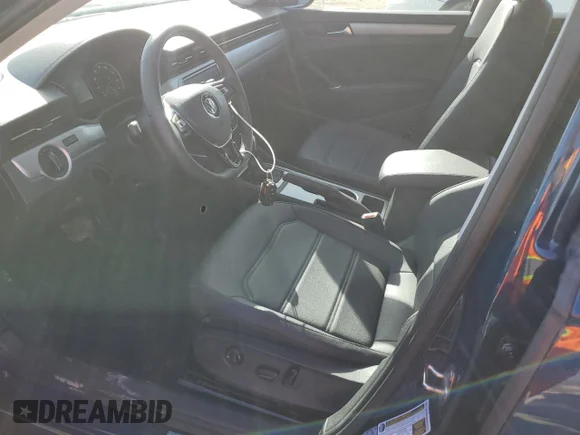 ✅ 2021 Volkswagen Passat SE • VIN: 1VWSA7A35MC012332 • Lot: 36775343. Wystawiony na Copart z przebiegiem 42 684 mil. Bezpłatny archiwum sprzedaży aukcyjnych z USA i szczegółowy raport historii pojazdu na DreamBid. Zdjęcie 7.