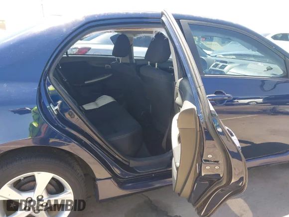 ✅ 2013 Toyota Corolla S • VIN: 2T1BU4EE5DC090248 • Lot: 45331402. Wystawiony na IAAI z przebiegiem 85 601 mil. Bezpłatny archiwum sprzedaży aukcyjnych z USA i szczegółowy raport historii pojazdu na DreamBid. Zdjęcie 8.