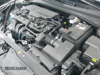 2025 Hyundai Elantra SE с VIN KMHLL4DG4SU015644, выставлен на аукционе IAAI как лот 43265922 с пробегом 5 811 миль миль и . История ставок и продаж доступна на DreamBid. Изображение 19.