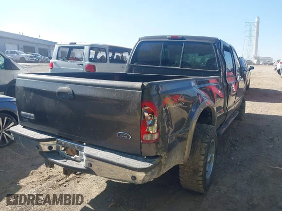 ✅ 2005 Ford F-250 XL • VIN: 1FTSW21535EB93199 • Лот: 43089648. Опубліковано раніше на IAAI з пробігом 153 977 миль. Безкоштовний доступ до архіву аукціонних продажів зі США та докладний звіт про історію автомобіля на DreamBid. Зображення 4.