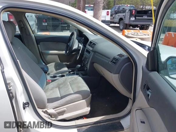 ✅ 2012 Ford Fusion SE • VIN: 3FAHP0HAXCR228030 • Lot: 44932044. Wystawiony na IAAI z przebiegiem 176 232 mil. Bezpłatny archiwum sprzedaży aukcyjnych z USA i szczegółowy raport historii pojazdu na DreamBid. Zdjęcie 5.