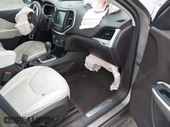 ✅ 2017 Jeep Cherokee Overland • VIN: 1C4PJLJB7HW527393 • Lot: 44412342. Wystawiony na IAAI z przebiegiem 199 391 mil. Bezpłatny archiwum sprzedaży aukcyjnych z USA i szczegółowy raport historii pojazdu na DreamBid. Zdjęcie 5.