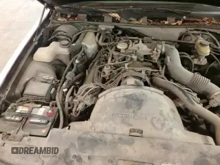 ✅ 1997 Mercury Grand Marquis GS • VIN: 2MELM74W6VX689316 • Lot: 85112784. Wystawiony na Copart z przebiegiem 6 406 mil. Bezpłatny archiwum sprzedaży aukcyjnych z USA i szczegółowy raport historii pojazdu na DreamBid. Zdjęcie 13.