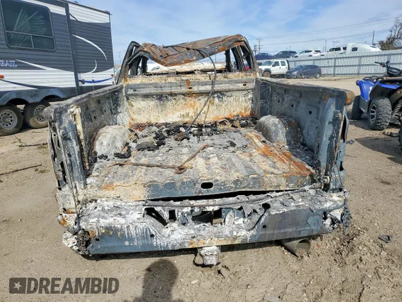 ✅ 2024 Chevrolet Silverado 2500HD High Country • VIN: 2GC4YREY4R1131947 • Lot: 41973576. Wystawiony na Copart z przebiegiem Nie podano. Bezpłatny archiwum sprzedaży aukcyjnych z USA i szczegółowy raport historii pojazdu na DreamBid. Zdjęcie 6.