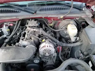 2006 Chevrolet Silverado 1500 LS z VIN 1GCEK19V36Z107360, wystawiony jako Copart lot #82951684 z przebiegiem 226 564 mil mil oraz Szkoda całkowita • Salvage title. Historia ofert i sprzedaży dostępna na DreamBid. Obrazek 13.