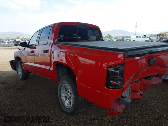 ✅ 2008 Dodge Dakota SLT • VIN: 1D7HE48N38S626014 • Lot: 39663634. Wystawiony na IAAI z przebiegiem 206 849 mil. Bezpłatny archiwum sprzedaży aukcyjnych z USA i szczegółowy raport historii pojazdu na DreamBid. Zdjęcie 3.