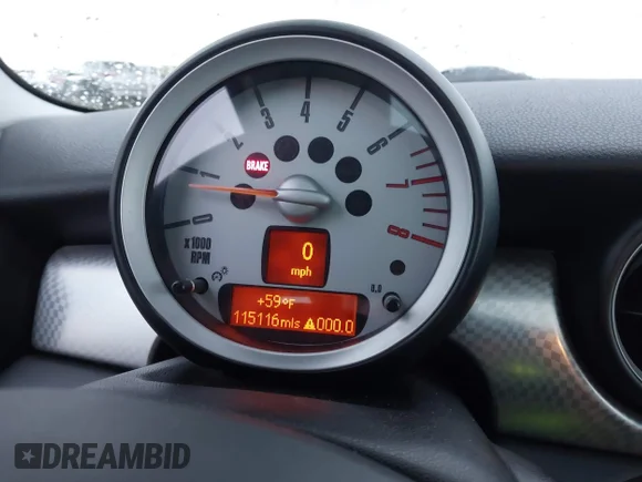 ✅ 2007 MINI Hardtop S • VIN: WMWMF73567TT80631 • Lot: 44033333. Listed on IAAI with 115,116 mi. Free auction sales archive from the USA and detailed vehicle history report at DreamBid. Image 7.