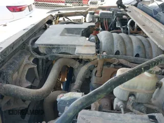 ✅ 2017 Chevrolet Suburban LS • VIN: 1GNSCGKC1HR255223 • Lot: 42754425. Wystawiony na IAAI z przebiegiem 154 612 mil. Bezpłatny archiwum sprzedaży aukcyjnych z USA i szczegółowy raport historii pojazdu na DreamBid. Zdjęcie 19.