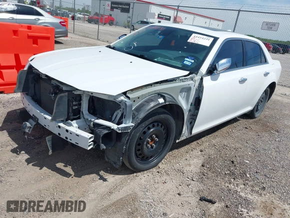 ✅ 2017 Chrysler 300 C • VIN: 2C3CCAEG7HH586742 • Lot: 44454231. Wystawiony na IAAI z przebiegiem 125 915 mil. Bezpłatny archiwum sprzedaży aukcyjnych z USA i szczegółowy raport historii pojazdu na DreamBid. Zdjęcie 2.
