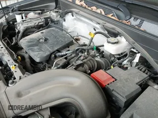 ✅ 2022 Buick Encore GX Essence • VIN: KL4MMFSL2NB087762 • Lot: 41610362. Wystawiony na IAAI z przebiegiem 14 672 mil. Bezpłatny archiwum sprzedaży aukcyjnych z USA i szczegółowy raport historii pojazdu na DreamBid. Zdjęcie 19.