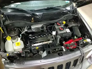 ✅ 2017 Jeep Patriot Sport • VIN: 1C4NJPBA4HD145547 • Lot: 86465825. Listed on Copart with 110,740 mi. Free auction sales archive from the USA and detailed vehicle history report at DreamBid. Image 14.