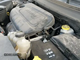 ✅ 2019 Jeep Cherokee Latitude Plus • VIN: 1C4PJLLB5KD312384 • Lot: 43639585. Wystawiony na IAAI z przebiegiem 107 649 mil. Bezpłatny archiwum sprzedaży aukcyjnych z USA i szczegółowy raport historii pojazdu na DreamBid. Zdjęcie 19.