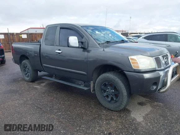 ✅ 2005 Nissan Titan XE • VIN: 1N6AA06B45N516900 • Lot: 43763454. Wystawiony na IAAI z przebiegiem 216 705 mil. Bezpłatny archiwum sprzedaży aukcyjnych z USA i szczegółowy raport historii pojazdu na DreamBid. Zdjęcie 1.