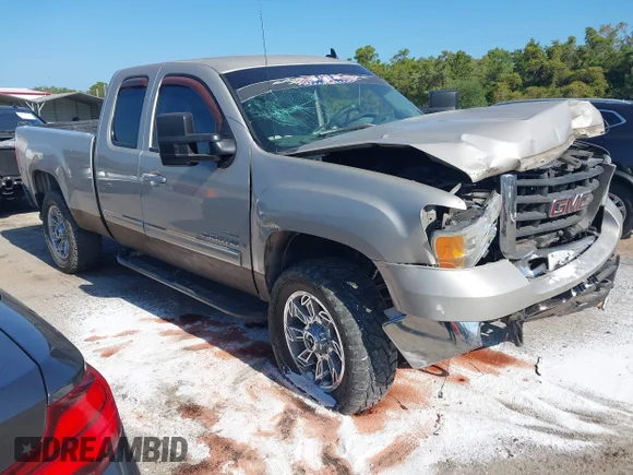 ✅ 2007 GMC Sierra 2500HD SLT • VIN: 1GTHK29667E565320 • Лот: 42128165. Опубликован ранее на IAAI с пробегом 210 268 миль. Бесплатный доступ к архиву аукционных продаж из США и подробный отчёт об истории автомобиля на DreamBid. Изображение 1.