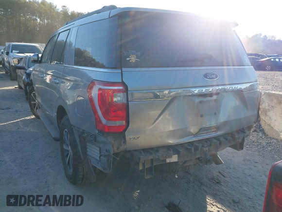 ✅ 2020 Ford Expedition XLT • VIN: 1FMJU1HT6LEA74717 • Lot: 43685101. Wystawiony na IAAI z przebiegiem 138 199 mil. Bezpłatny archiwum sprzedaży aukcyjnych z USA i szczegółowy raport historii pojazdu na DreamBid. Zdjęcie 3.