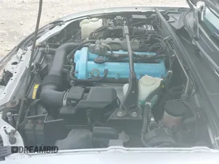 ✅ 2001 Mazda MX-5 Miata • VIN: JM1NB353010203444 • Lot: 43031480. Wystawiony na IAAI z przebiegiem 114 163 mil. Bezpłatny archiwum sprzedaży aukcyjnych z USA i szczegółowy raport historii pojazdu na DreamBid. Zdjęcie 19.