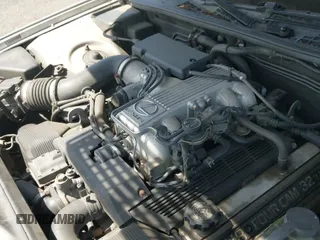 ✅ 1990 Lexus LS • VIN: JT8UF11E7L0009779 • Lot: 42161144. Wystawiony na IAAI z przebiegiem 180 032 mil. Bezpłatny archiwum sprzedaży aukcyjnych z USA i szczegółowy raport historii pojazdu na DreamBid. Zdjęcie 19.