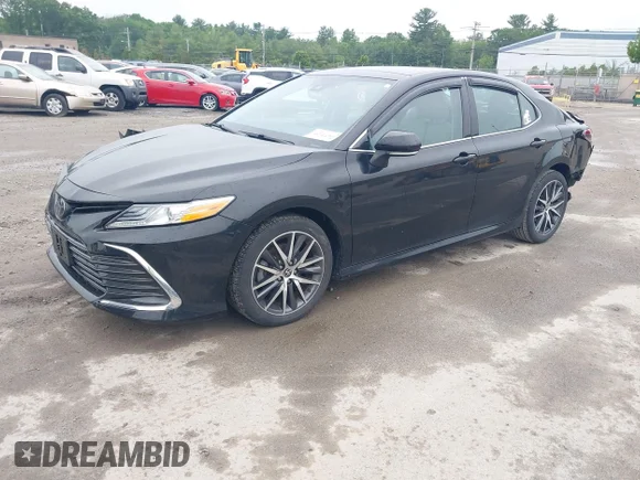 ✅ 2022 Toyota Camry XLE • VIN: 4T1F11BK5NU063148 • Lot: 42447234. Wystawiony na IAAI z przebiegiem 13 479 mil. Bezpłatny archiwum sprzedaży aukcyjnych z USA i szczegółowy raport historii pojazdu na DreamBid. Zdjęcie 2.