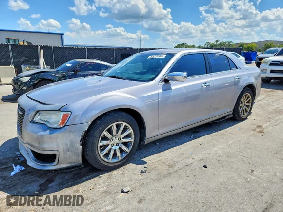 ✅ 2014 Chrysler 300 C • VIN: 2C3CCAET0EH118263 • Лот: 58329906. Опубликован ранее на Copart с пробегом 27 126 миль. Бесплатный доступ к архиву аукционных продаж из США и подробный отчёт об истории автомобиля на DreamBid. Изображение 1.