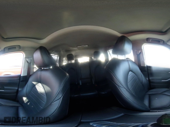 ✅ 2021 Toyota Highlander XLE • VIN: 5TDGZRBH9MS555415 • Lot: 44207822. Wystawiony na IAAI z przebiegiem 96 684 mil. Bezpłatny archiwum sprzedaży aukcyjnych z USA i szczegółowy raport historii pojazdu na DreamBid. Zdjęcie 17.