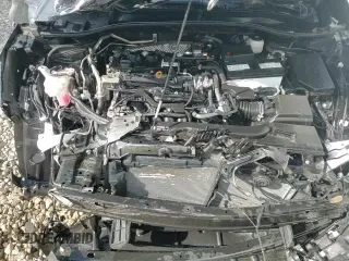 ✅ 2024 Toyota Corolla Cross L • VIN: 7MUAAABG1RV093614 • Lot: 70700015. Wystawiony na Copart z przebiegiem 40 826 mil. Bezpłatny archiwum sprzedaży aukcyjnych z USA i szczegółowy raport historii pojazdu na DreamBid. Zdjęcie 14.