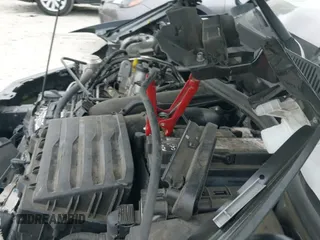 ✅ 2019 Volkswagen Jetta SEL • VIN: 3VWE57BU5KM261265 • Лот: 42939080. Опубликован ранее на IAAI с пробегом 96 600 миль. Бесплатный доступ к архиву аукционных продаж из США и подробный отчёт об истории автомобиля на DreamBid. Изображение 19.