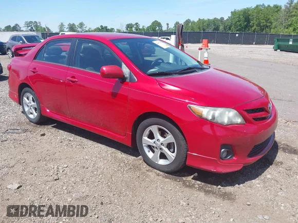 ✅ 2013 Toyota Corolla L • VIN: 5YFBU4EE8DP199397 • Lot: 44957096. Wystawiony na IAAI z przebiegiem 121 640 mil. Bezpłatny archiwum sprzedaży aukcyjnych z USA i szczegółowy raport historii pojazdu na DreamBid. Zdjęcie 1.