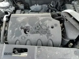 2018 Mitsubishi Outlander ES z VIN JA4AZ3A36JZ050591, wystawiony jako Copart lot #72047945 z przebiegiem 85 199 mil mil oraz Szkoda całkowita • Salvage title. Historia ofert i sprzedaży dostępna na DreamBid. Obrazek 16.