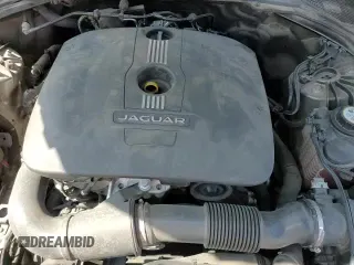 ✅ 2017 Jaguar XE 25t Premium • VIN: SAJAD4BG6HA956407 • Лот: 86443755. Опубликован ранее на Copart с пробегом 67 347 миль. Бесплатный доступ к архиву аукционных продаж из США и подробный отчёт об истории автомобиля на DreamBid. Изображение 13.