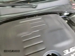 ✅ 2017 Chrysler 300 S • VIN: 2C3CCABG6HH512023 • Lot: 91943035. Wystawiony na Copart z przebiegiem 102 780 mil. Bezpłatny archiwum sprzedaży aukcyjnych z USA i szczegółowy raport historii pojazdu na DreamBid. Zdjęcie 14.