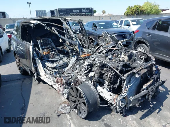 ✅ 2018 Land Rover Range Rover • VIN: SALGS5RE2JA501481 • Lot: 42515808. Wystawiony na IAAI z przebiegiem Nie podano. Bezpłatny archiwum sprzedaży aukcyjnych z USA i szczegółowy raport historii pojazdu na DreamBid. Zdjęcie 1.