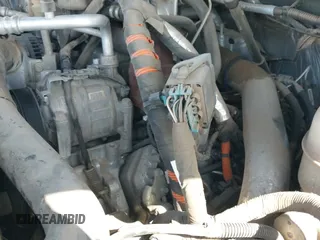 ✅ 2015 GMC Sierra 2500HD • VIN: 1GT12XE83FF146579 • Lot: 42185377. Wystawiony na IAAI z przebiegiem 105 318 mil. Bezpłatny archiwum sprzedaży aukcyjnych z USA i szczegółowy raport historii pojazdu na DreamBid. Zdjęcie 19.