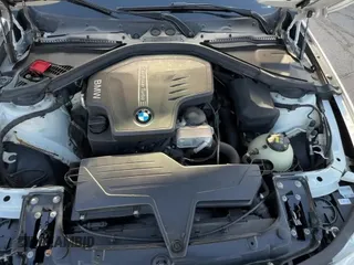 ✅ 2016 BMW 4 Series 428i xDrive • VIN: WBA4C9C5XGG136655 • Lot: 43764672. Listed on IAAI with 90,272 mi. Free auction sales archive from the USA and detailed vehicle history report at DreamBid. Image 13.