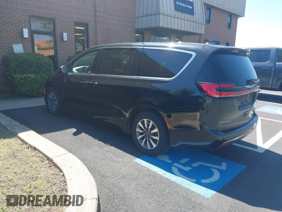✅ 2023 Chrysler Pacifica Hybrid Touring L • VIN: 2C4RC1L79PR518248 • Lot: 44933854. Wystawiony na IAAI z przebiegiem 114 362 mil. Bezpłatny archiwum sprzedaży aukcyjnych z USA i szczegółowy raport historii pojazdu na DreamBid. Zdjęcie 3.