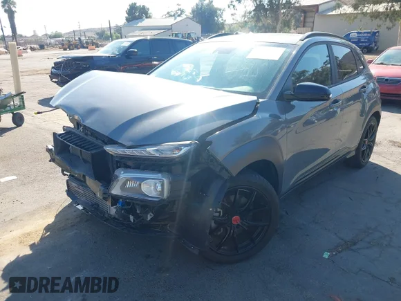 ✅ 2021 Hyundai Kona Night Edition • VIN: KM8K63A58MU691971 • Lot: 43230820. Wystawiony na IAAI z przebiegiem 34 021 mil. Bezpłatny archiwum sprzedaży aukcyjnych z USA i szczegółowy raport historii pojazdu na DreamBid. Zdjęcie 2.