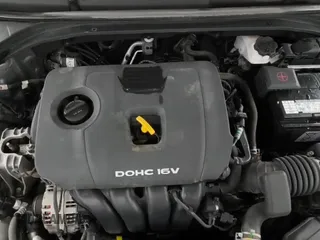 ✅ 2018 Hyundai Elantra Limited • VIN: 5NPD84LF9JH241996 • Lot: 86505945. Wystawiony na Copart z przebiegiem 121 042 mil. Bezpłatny archiwum sprzedaży aukcyjnych z USA i szczegółowy raport historii pojazdu na DreamBid. Zdjęcie 14.