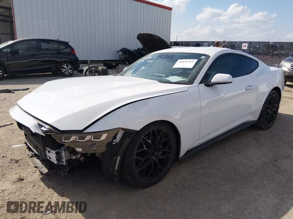 ✅ 2024 Ford Mustang EcoBoost • VIN: 1FA6P8THXR5127432 • Lot: 44831913. Wystawiony na IAAI z przebiegiem 36 034 mil. Bezpłatny archiwum sprzedaży aukcyjnych z USA i szczegółowy raport historii pojazdu na DreamBid. Zdjęcie 2.