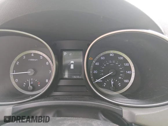 ✅ 2017 Hyundai Santa Fe SE • VIN: KM8SM4HF7HU200581 • Lot: 45133577. Wystawiony na IAAI z przebiegiem 176 238 mil. Bezpłatny archiwum sprzedaży aukcyjnych z USA i szczegółowy raport historii pojazdu na DreamBid. Zdjęcie 7.